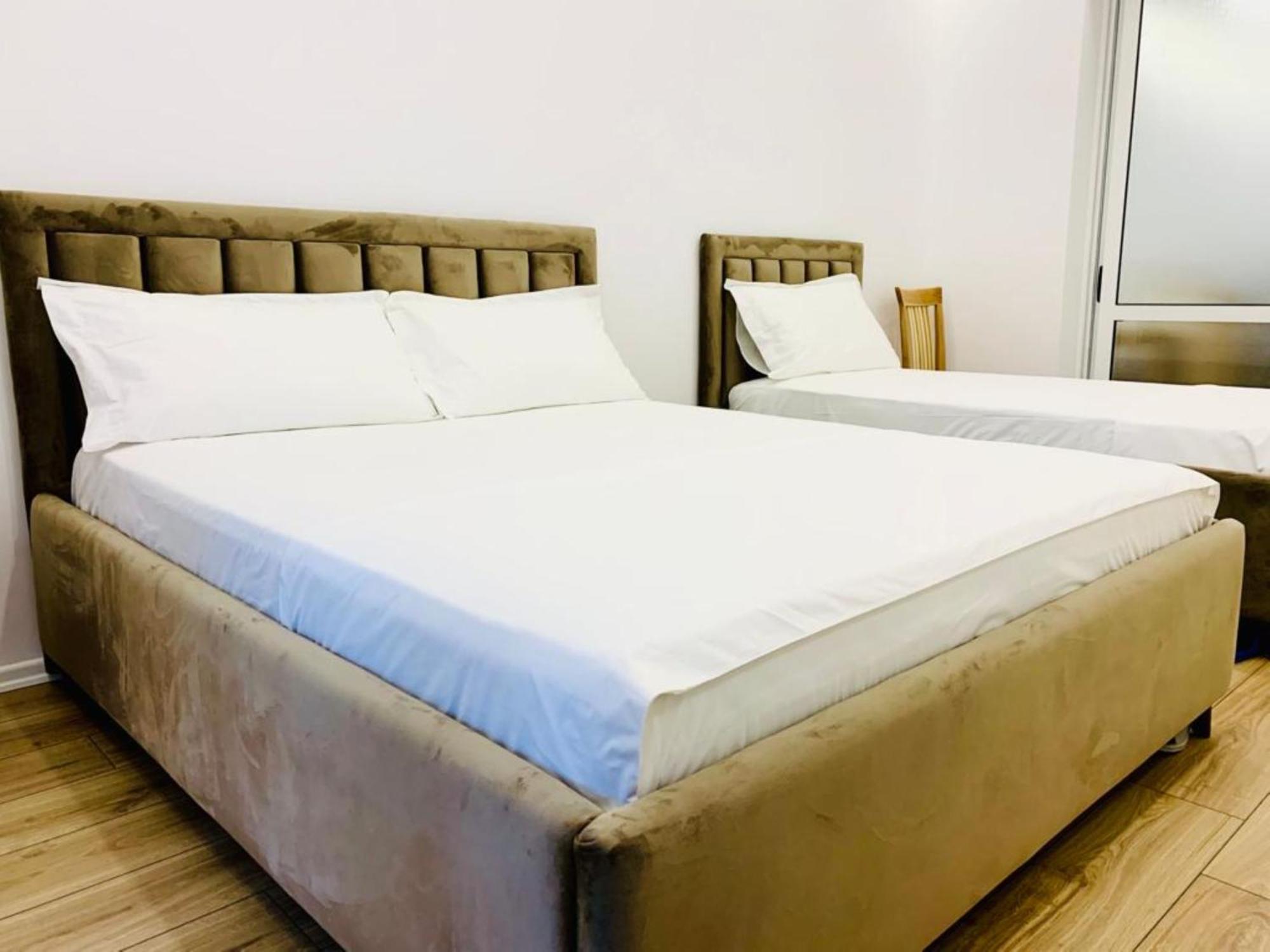 Sela Rent- And Tiranë