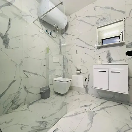 Sela Rent- City Rooms And Studio Apartments Tirana Exterior photo