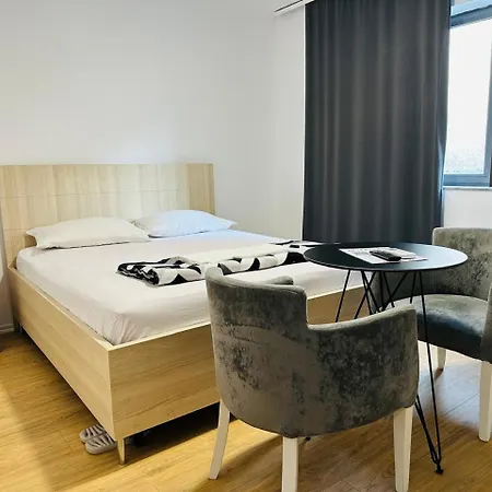 Sela Rent- City Rooms And Studio Apartments Tirana Exterior photo